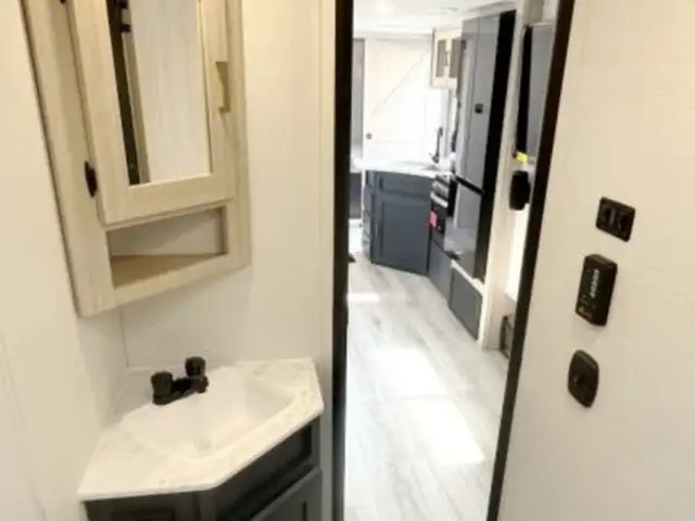 2025 Prime Time Avenger 27DBS in Travel Trailers & Campers in Winnipeg - Image 14