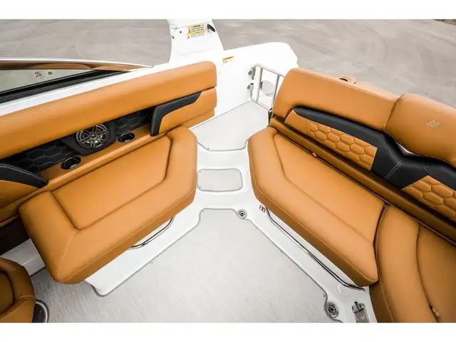 2026 Four Winns HD5 in Powerboats & Motorboats in Québec City - Image 23