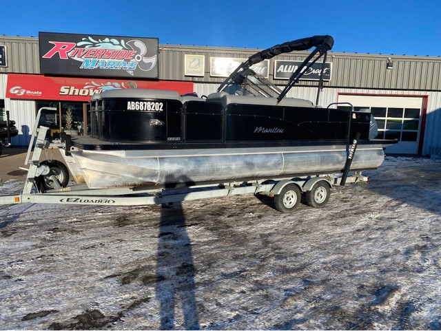 2019 Manitou 23 OASIS VP EVINRUDE 150 TRAILER in Powerboats & Motorboats in St. Albert