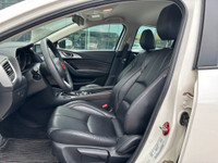 2018 MAZDA MAZDA3 SE | BLUETOOTH FEATURES INCLUDE: - Emergency brake assist - Tire pressure monitori... (image 9)