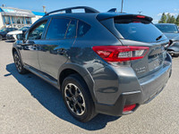 LOW KMS! AWD SUBARU EYESIGHT APPLE CARPLAY/ANDROID AUTO, POWER SUNROOF, POWER SEATS, HEATED SEATS, B... (image 4)