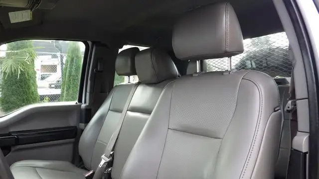 2019 ford F-550 11 Foot Flat Deck 4WD in Heavy Trucks in Richmond - Image 24