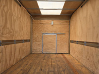 BALANCE OF GM FACTORY WARRANTY - LIKE NEW INSIDE & OUT - 2023 GMC Savana G3500 14Ft Box SINGLE REAR... (image 9)