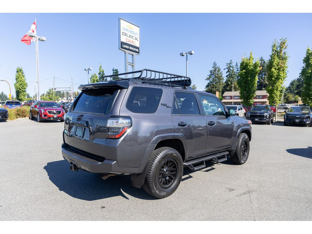 2021 Toyota 4Runner 4X4 7-Passenger | Sunroof, Heated Seats, Tow in Cars & Trucks in Nanaimo - Image 4