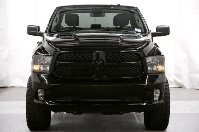 2022 RAM 1500 Classic Express 4x4 Crew Cab 5'7" Box for sale in Cars & Trucks in Red Deer - Image 2