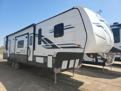 2021 Palomino 383DSS Spacious, rugged, and ready to goThis well-equipped toy hauler offers tons of s...