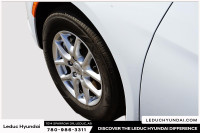 2024 Chrysler Pacifica Touring Experience the Chrysler Pacifica Touring with only 17217 km on the od... (image 6)