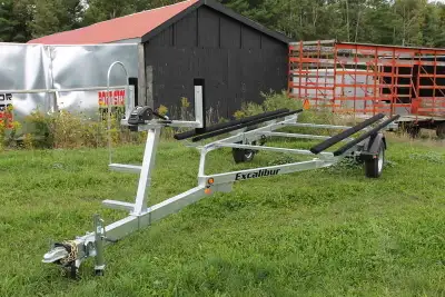 PT2721 - 2700lb Capacity Single Axle Pontoon Boat Trailer Will fit 17ft.- 21ft. Pontoon Boats Featur...