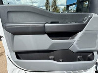 AMVIC Licensed Engine: 8 Cylinder Engine 7.3L Safety Equipment ABS And Driveline Traction Control Si... (image 8)