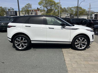 The 2020 Range Rover Evoque SE is a standout in the luxury compact SUV segment, offering a compellin... (image 5)