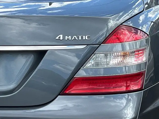2009 Mercedes-Benz S-Class 5.5L V8 in Cars & Trucks in Calgary - Image 7