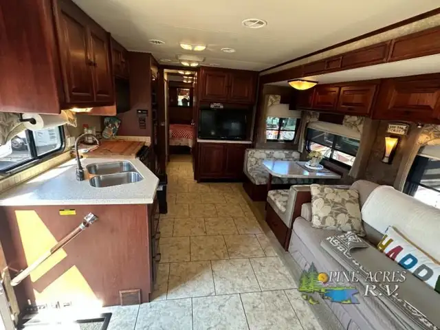 2011 Tiffin Motorhomes Open Road Allegro 32CA 53K Milles Best Pr in RVs & Motorhomes in Moncton - Image 64