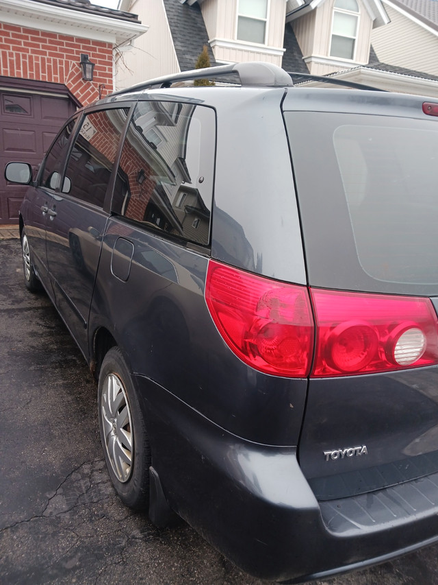 2008 Toyota Sienna CE in Cars & Trucks in Guelph - Image 3