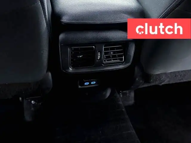 2022 Toyota RAV4 XLE AWD w/ Apple CarPlay, Heated Front Seats, R dans Autos et camions dans Ville de Toronto - Image 21