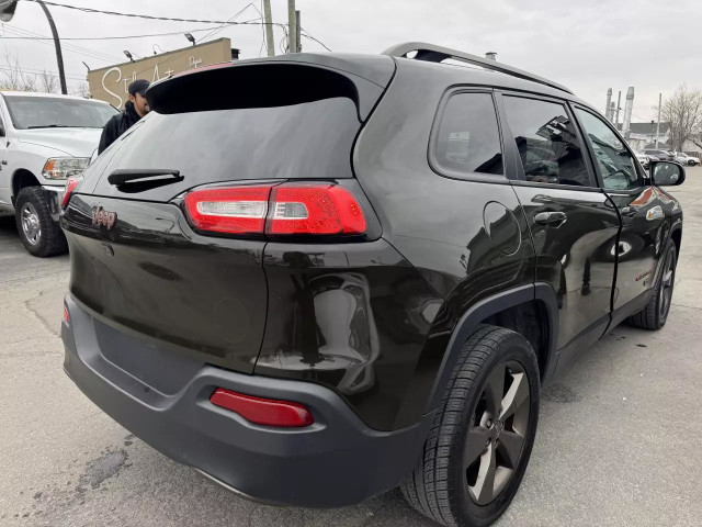 2017 JEEP Cherokee Latitude 75th anniversaire in Cars & Trucks in Laval / North Shore - Image 2