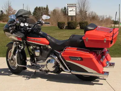 This Incredible First Year Screamin' Eagle 1550 Road Glide CVO is a Eye catching, Collectors Dream w...