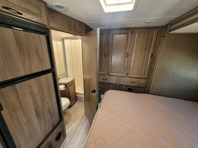 2018 Coachmen Prism Mercedes in Travel Trailers & Campers in Québec City - Image 4