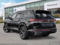 This Volkswagen Atlas boasts a Intercooled Turbo Premium Unleaded I-4 2.0 L/121 engine powering this... (image 4)