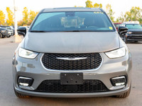 Used 2025 Chrysler Pacifica Select with AWD, no accidents, Apple CarPlay/Android Auto for sale in Ca... (image 9)