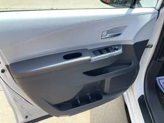 2021 Toyota Sienna XSE in Cars & Trucks in Hamilton - Image 13