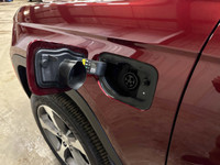 ALLOY WHEELS, POWER PASSENGER SEAT, SPOILER, POWER LIFTGATE, TRAILER SWAY CONTROL, NAVIGATION SYSTEM... (image 6)