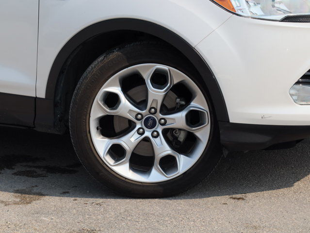 2016 Ford Escape Titanium LOW KM, CLEAN CARFAX, ONE OWNER in Cars & Trucks in Winnipeg - Image 3