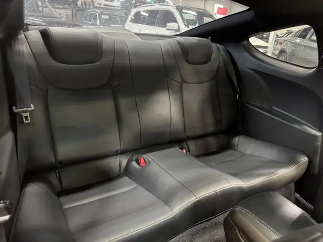 2015 Hyundai Genesis 2dr V6 Manual - BLUETOOTH - NAVI - BACKUP C dans Autos et camions dans Région de Mississauga/Peel - Image 21