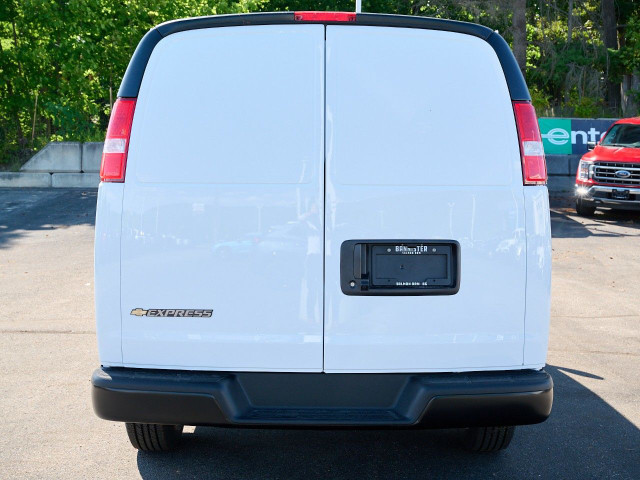 2025 Chevrolet Express Cargo Van in Cars & Trucks in Kamloops - Image 3