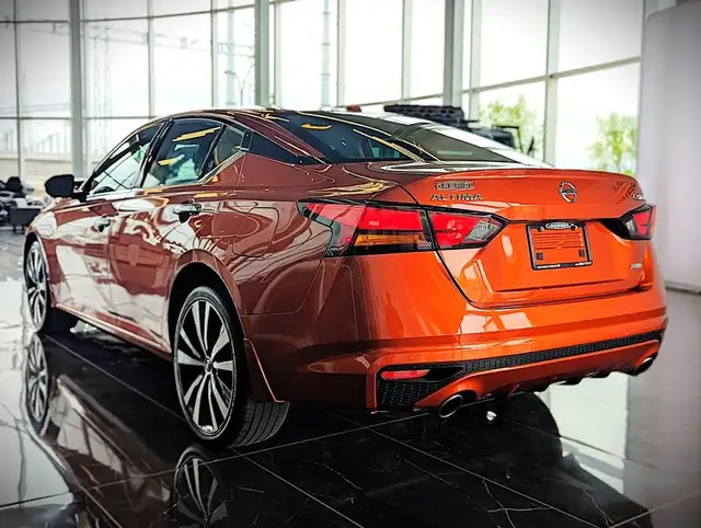 2022 Nissan Altima 2.5 Platinum AWD in Cars & Trucks in City of Montréal - Image 9