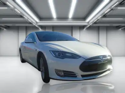 ONE OWNER vehicle, New motor, safety, warranty, FULL CHARGE GOES UP TO 325KM (SEE PHOTOS) Warranty o...