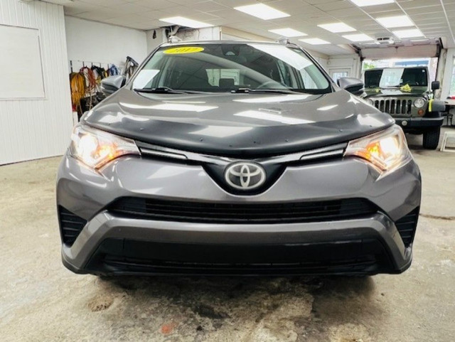 2017 Toyota RAV4 LE AWD GARANTIE 12m*BLUETOOTH*CARPLAY*CAMERA*CR in Cars & Trucks in Québec City - Image 2