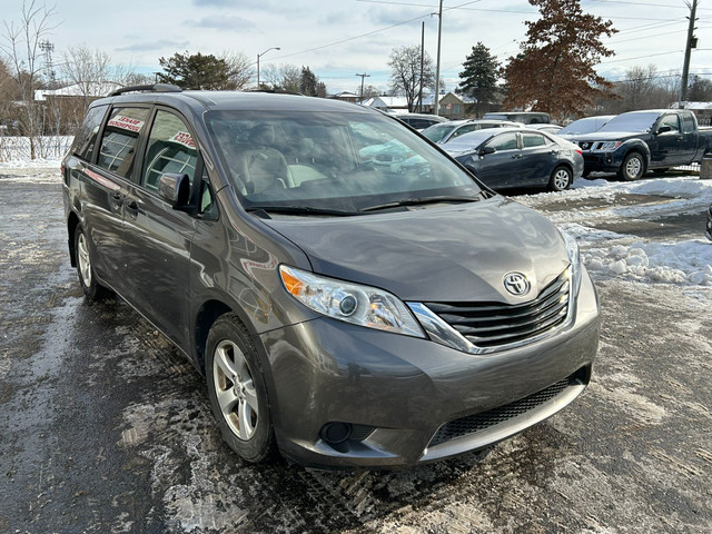 2016 Toyota Sienna LE Bluetooth Alloy Backup in Cars & Trucks in City of Toronto