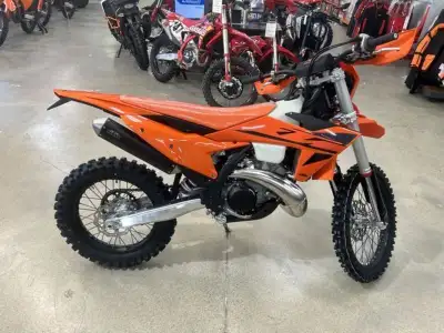 Price does not include: Freight, PDI, Admin and Licensing. 2025 KTM 300 XC-W The KTM 300 XC-W mainta...