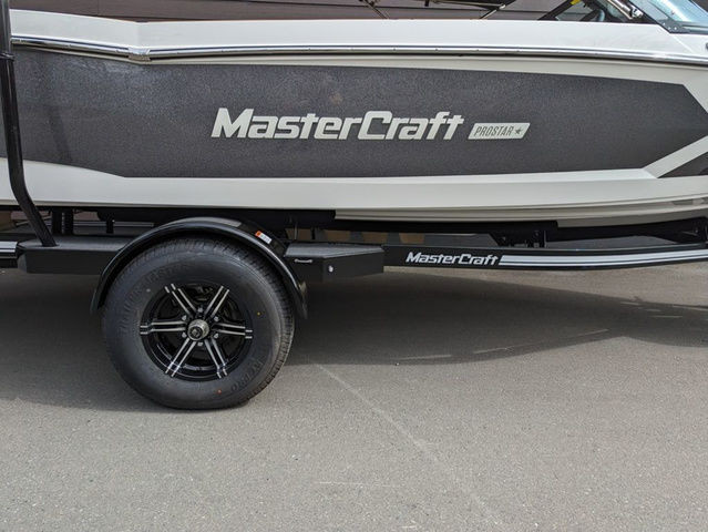 2024 Mastercraft Prostar in Powerboats & Motorboats in Chilliwack - Image 2
