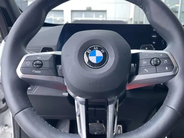 2025 BMW X1 XDrive28i in Cars & Trucks in Laval / North Shore - Image 23