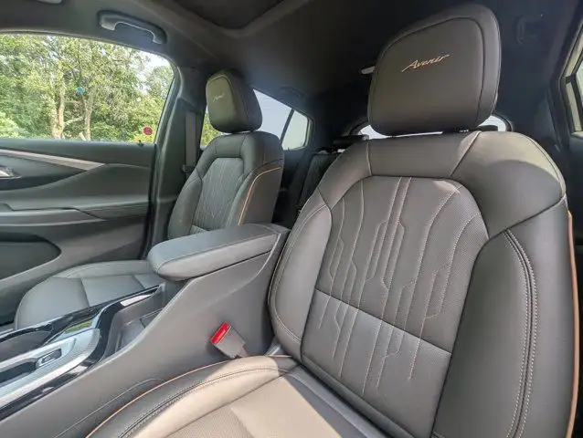 2025 Buick Envista Avenir- Adv Safety Pkg - Power Moonroof dans Autos et camions dans Barrie - Image 29