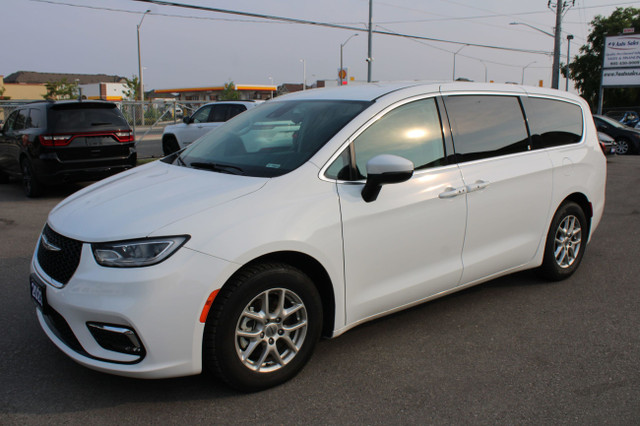 2023 Chrysler Pacifica Touring L FWD in Cars & Trucks in Mississauga / Peel Region - Image 3