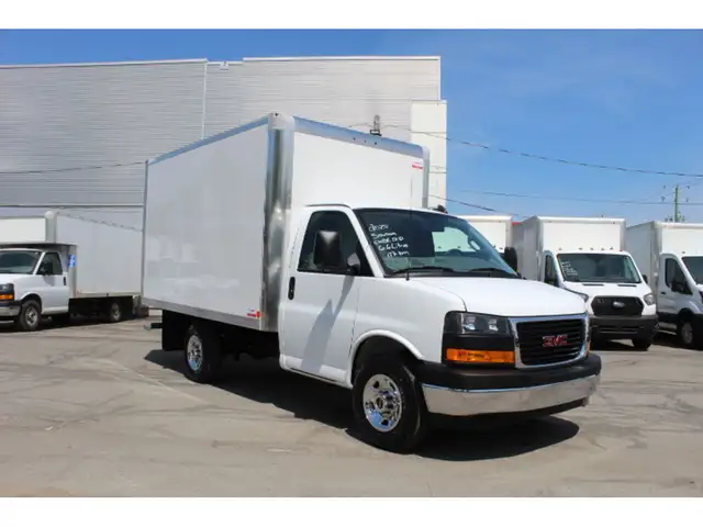 2025 GMC Savana CUBE 12 PIEDS ROUE SIMPLE 6.6 LITRES 117 KM in Cars & Trucks in Laval / North Shore - Image 9