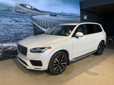 2020 Volvo XC90 T6 AWD Momentum (7-Seat)