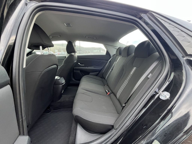 2025 Hyundai Elantra LUXURY LEATHER HEATEDSEATS CARPLAY SUNROOF in Cars & Trucks in Moncton - Image 4
