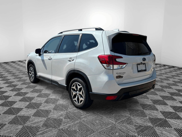 2019 Subaru Forester 2.5i Touring w/EyeSight Pkg in Cars & Trucks in Medicine Hat - Image 3