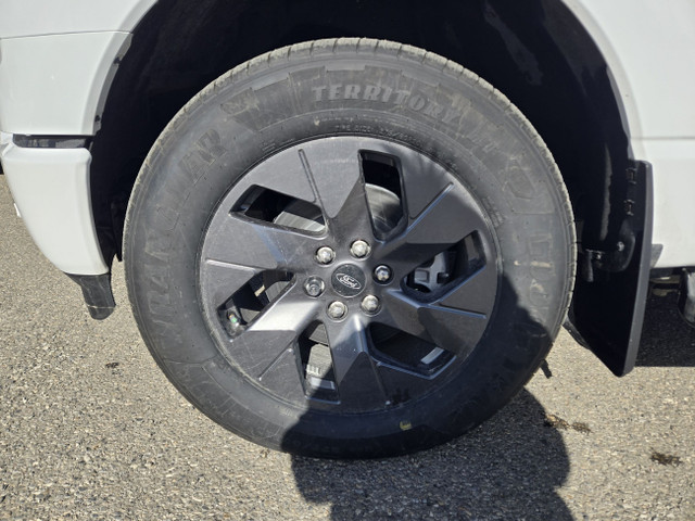 2025 Ford F-150 Lightning FLASH | MAX TOW PKG | MOBILE PWR CORD  in Cars & Trucks in Calgary - Image 4
