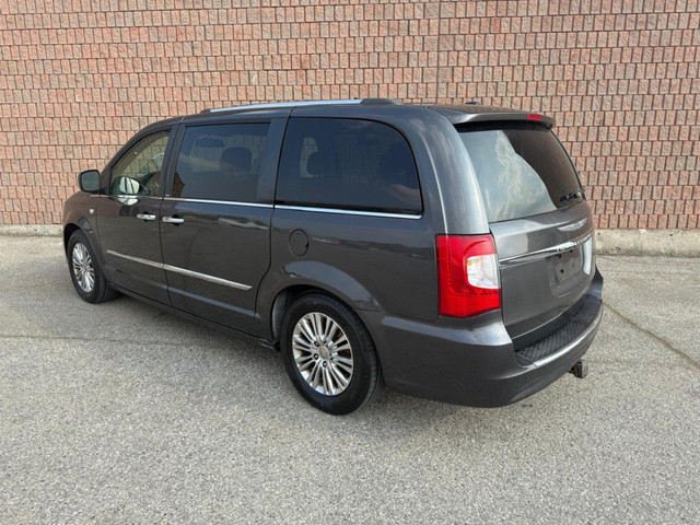 2014 Chrysler Town & Country Touring-L|30TH ANNIVERSARY|BIG SCRE in Cars & Trucks in Oshawa / Durham Region - Image 4