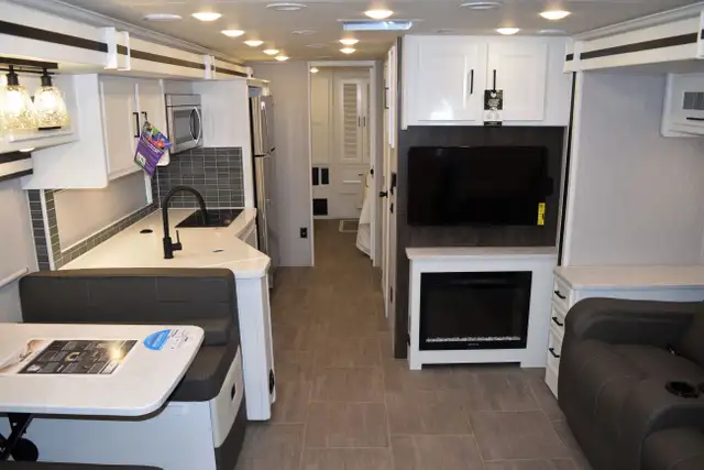 2023 SPORTSCOACH 354QS in RVs & Motorhomes in Kelowna - Image 6