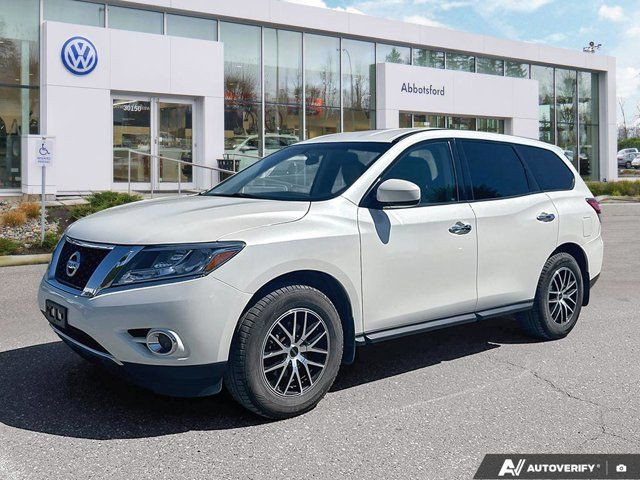 2015 Nissan Pathfinder in Cars & Trucks in Abbotsford