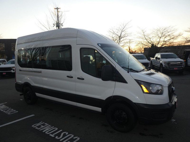 2022 Ford Transit Passenger Wagon XL in Cars & Trucks in Delta/Surrey/Langley - Image 3