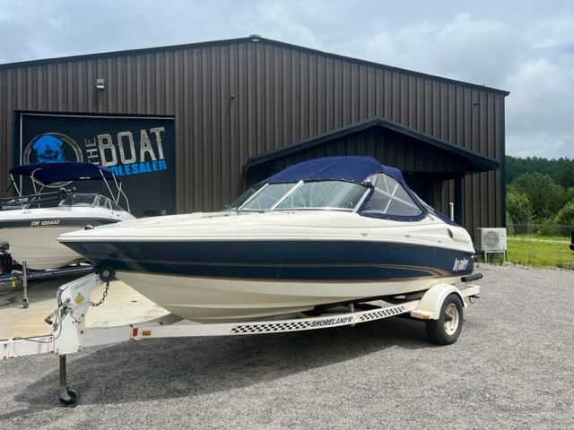***MINT***2001 18' INVADER BOWRIDER 225HP 4.3 V6 in Powerboats & Motorboats in Peterborough