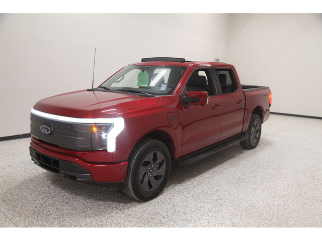  2023 Ford F-150 Lightning LARIAT 4WD SUPERCREW 5.5' Box/CO-PILO in Cars & Trucks in Gatineau - Image 2
