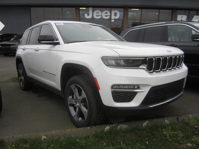 2023 Jeep Grand Cherokee LIMITED in Cars & Trucks in Victoria - Image 3
