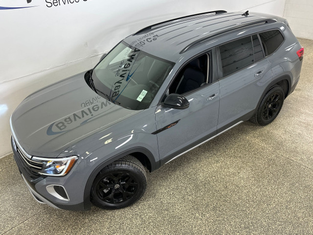 2024 Volkswagen Atlas 2.0 TSI Peak Edition PEAK EDITION/7 PAS... in Cars & Trucks in Belleville - Image 2